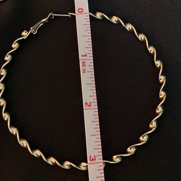 Steve Madden Gold Tone Twisted Large Hoop Earrings New - Picture 4 of 4